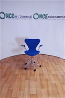 Fritz HansenFritz Hansen Series 7 swivel upholstered arm chair 3217 in blue colour fabric 