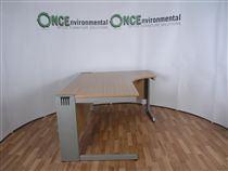 MatthewsMatthews 1600 x 1200 light oak workstation RH 
